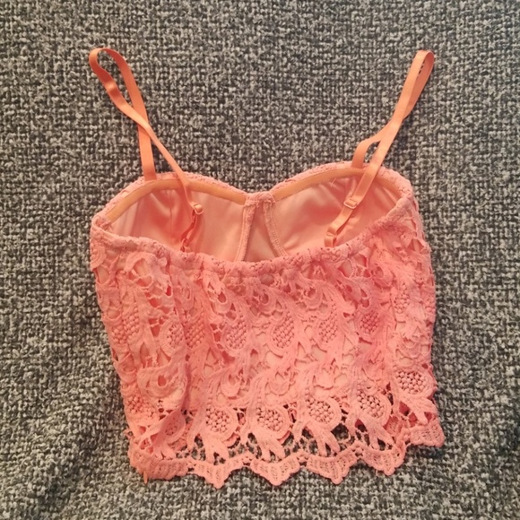 Lace crop top - Picture 2 of 5